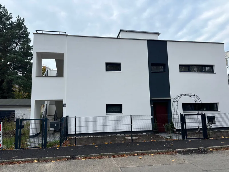 Wohnen im Neubau - schöne 2-Zi-Wohnung vollmöbliert — photo 1